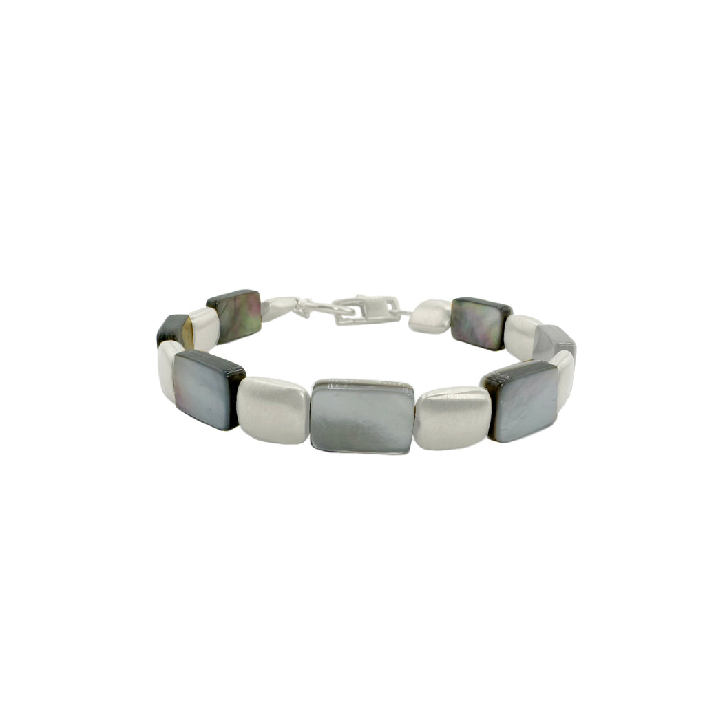 grey mother of pearls w. puffy rectangles bracelet in silver