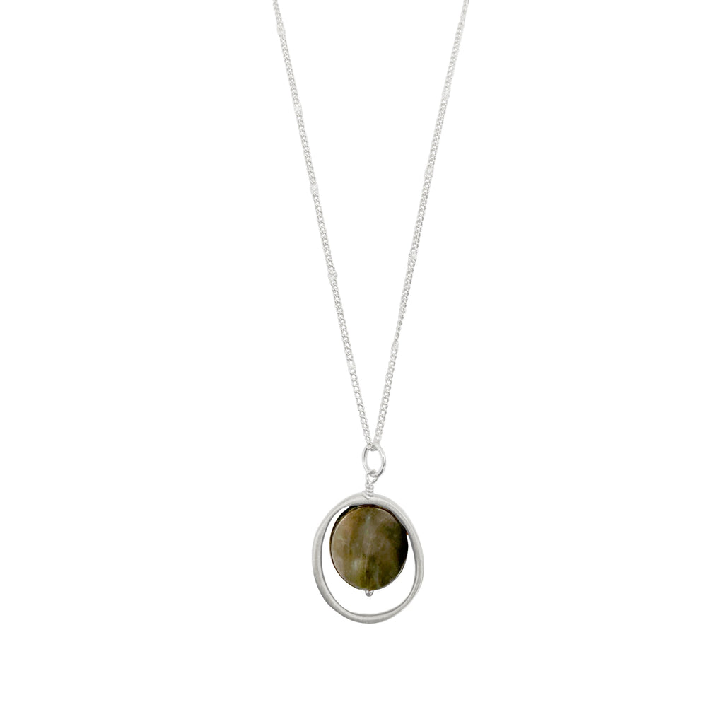 grey mother of pearl in circle necklace in silver