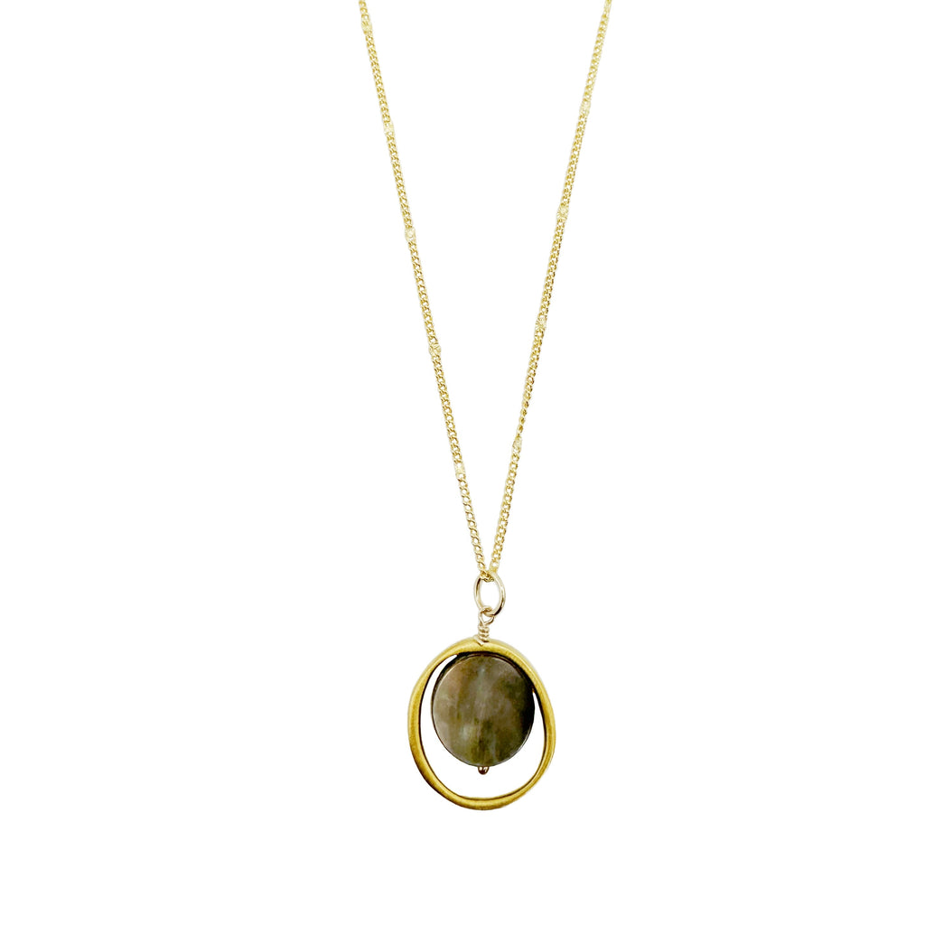 grey mother of pearl in circle necklace in vermeil