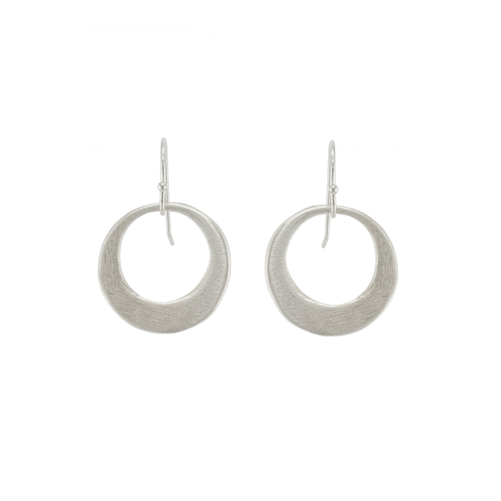 medium circle earrings in silver