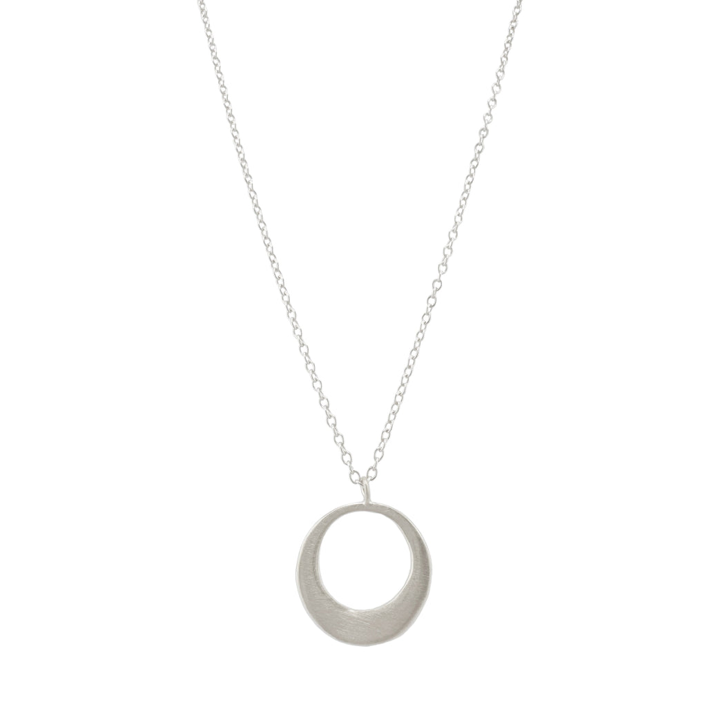 medium circle necklace in silver