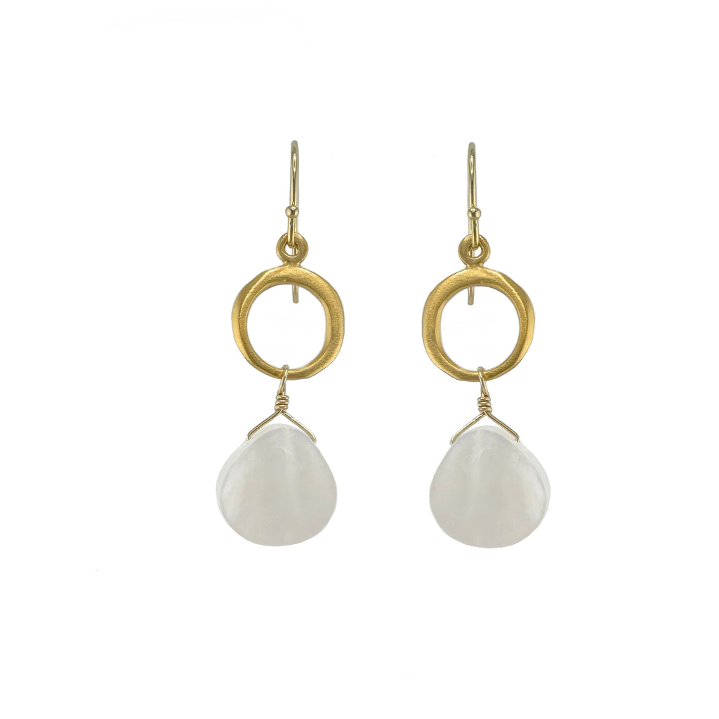 small circle w. white mother of pearl drops earrings in vermeil