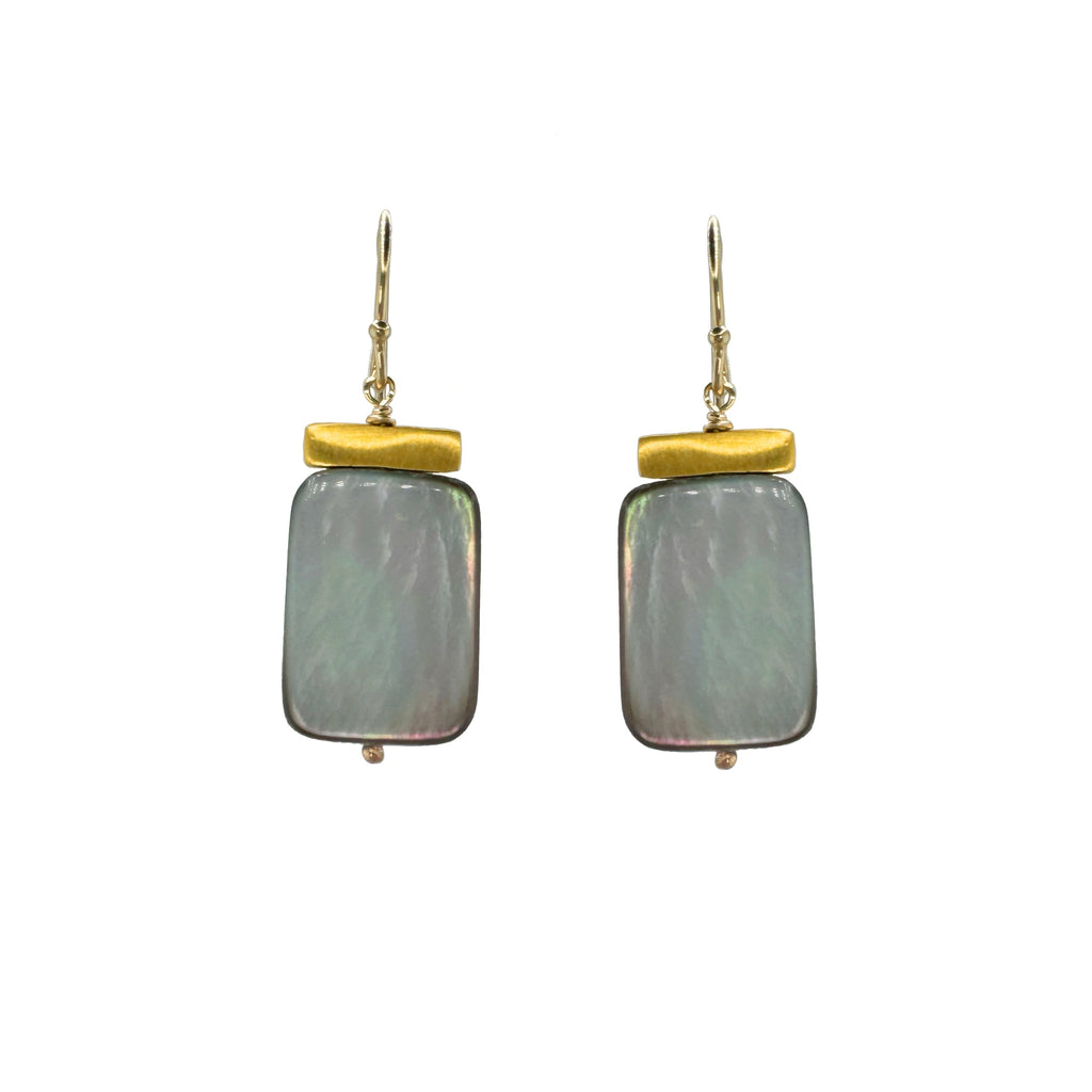 grey mother of pearls w. bar earrings in vermeil