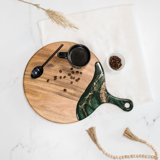 round cheese board with handle and jade & gold resin accents